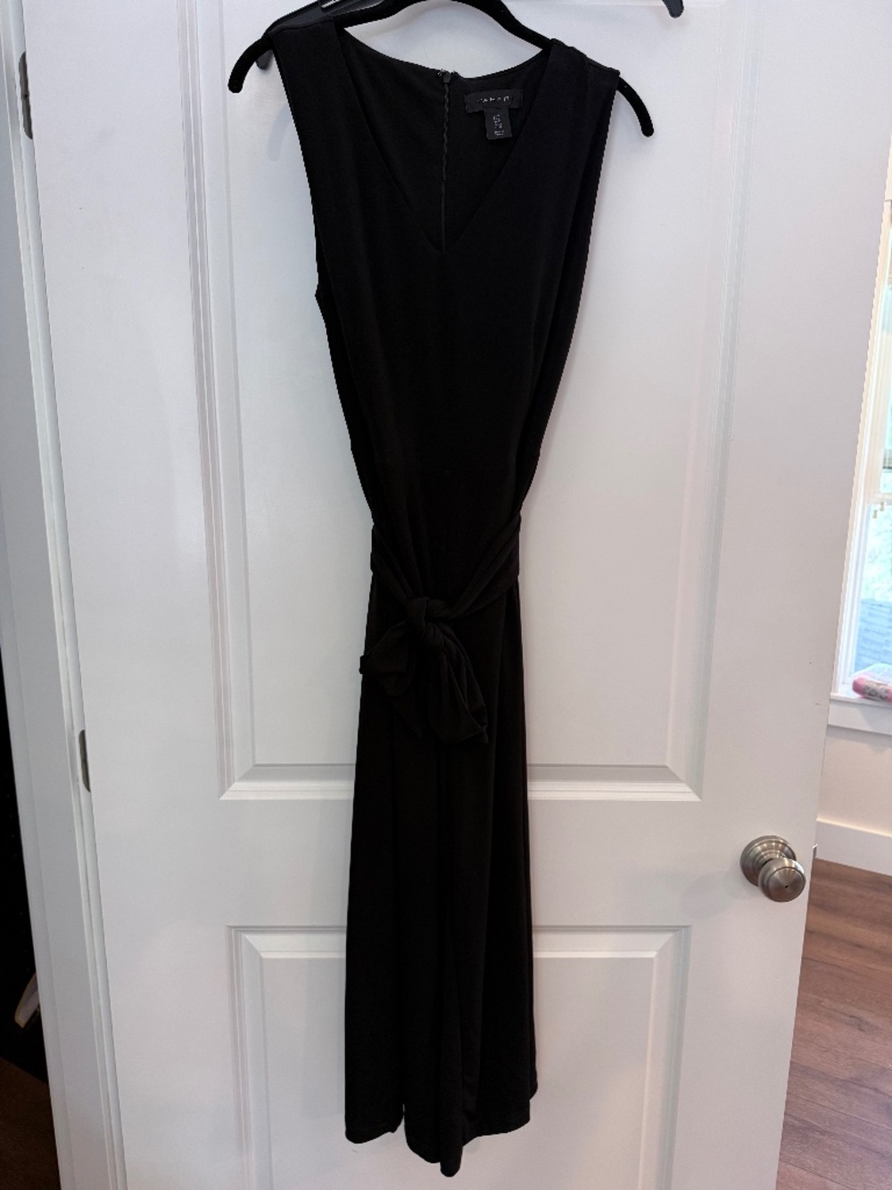 Tahari Black jumpsuit with tied belt, Womens size 6